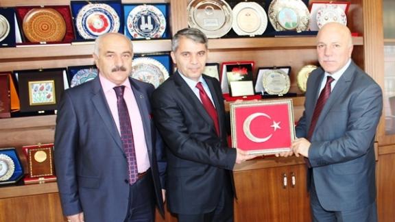 İlçe Milli Eğitim Müdürümüz Sn. Abdurrahman GAZİOĞLU´nun Erzurum Büyükşehir Belediye Başkanı Sn. Mehmet SEKMEN´i Ziyareti