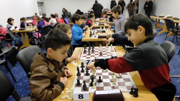 Satranç Şampiyonasında MİNİK Devler