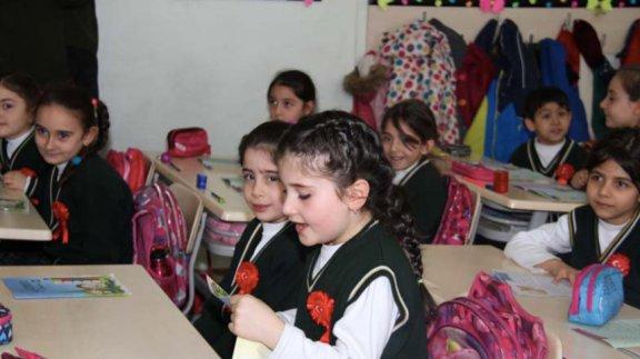 Yarı Yıl Karne Töreni Şehit Murat Ellik İlkokulunda Yapıldı