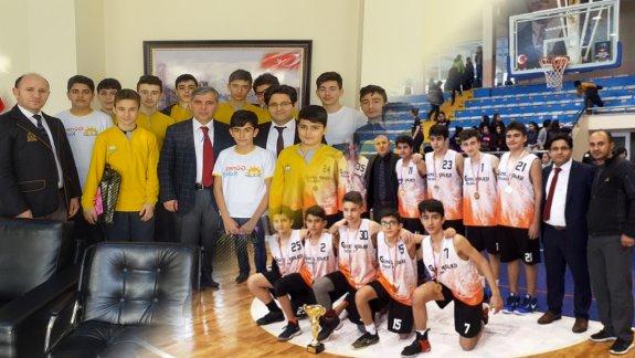 Güneş Koleji Yıldız Erkekler Basketbol Takımı Erzurum il Birincisi oldu