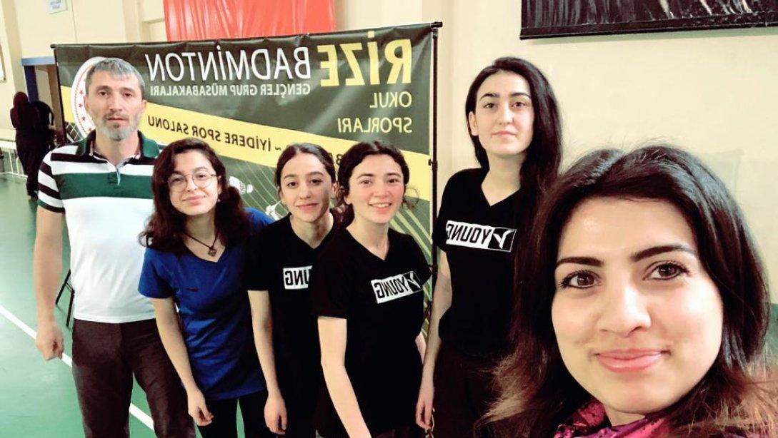 Şehit Yakup Sürücü Anadolu Lisesi Badminton'da Grup 2.si Olarak Türkiye Şampiyonasına Katıldı.