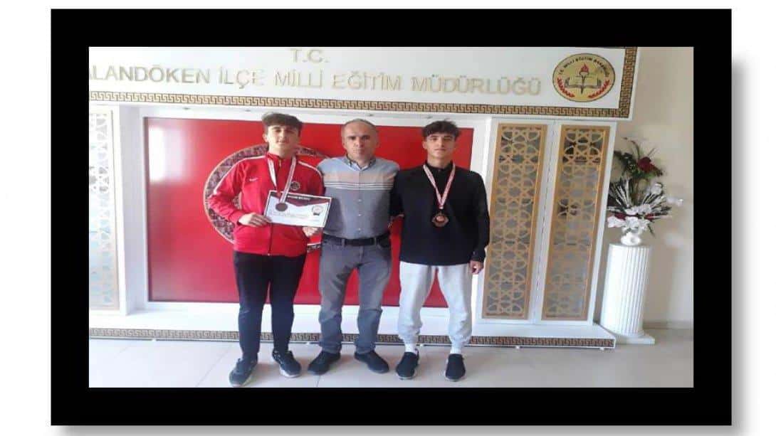 Okul Sporları Teakwondo Gençler Türkiye Üçüncülüğü